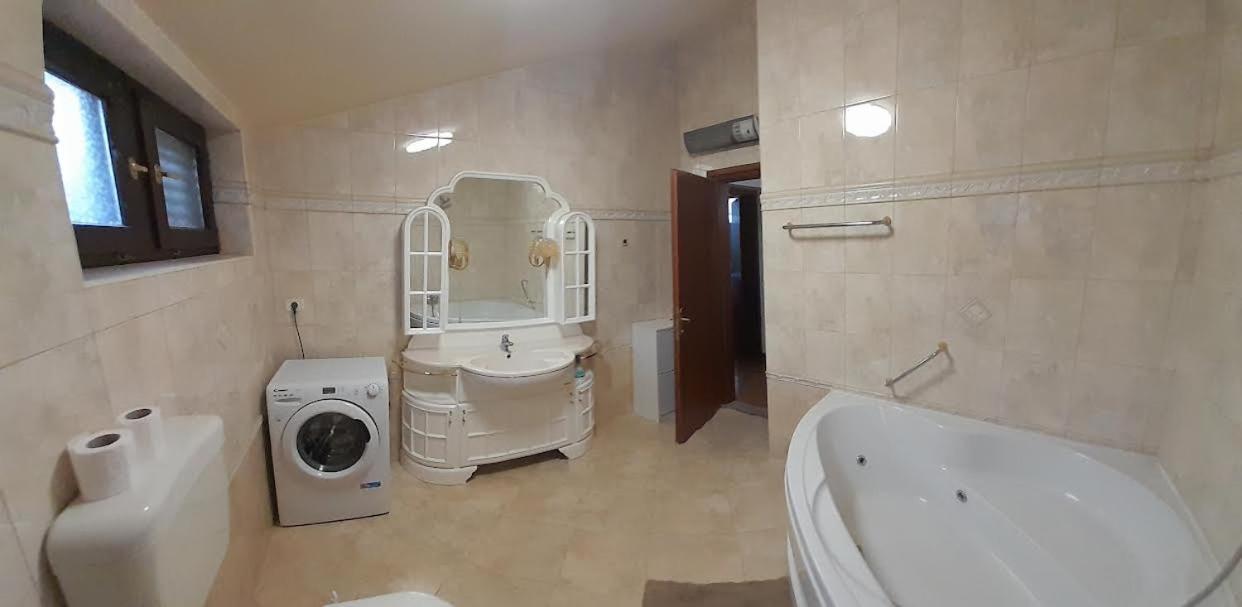 Apartmani Delas 2 Pjescana Uvala Dış mekan fotoğraf