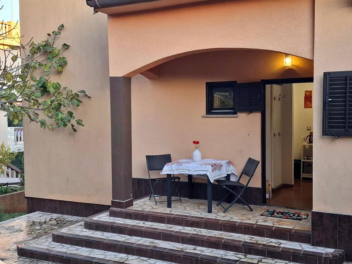 Apartmani Delas 2 Pjescana Uvala Dış mekan fotoğraf